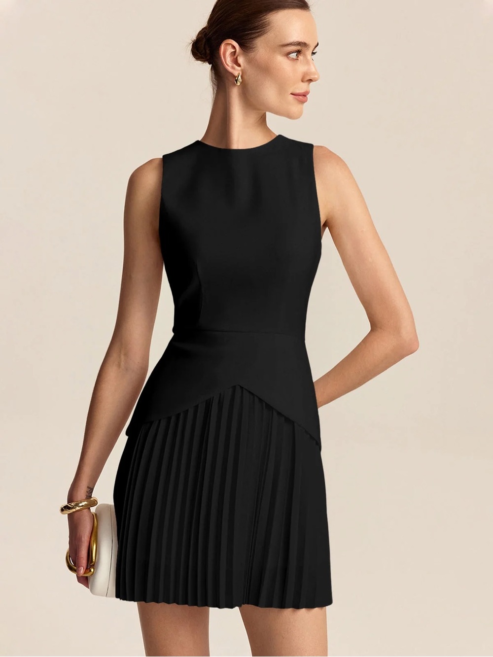 COMMENSE Pleated Hem Mini Dress - size Medium
